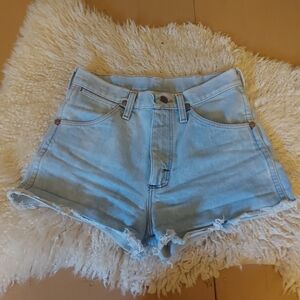 Super cute wrangler shorts